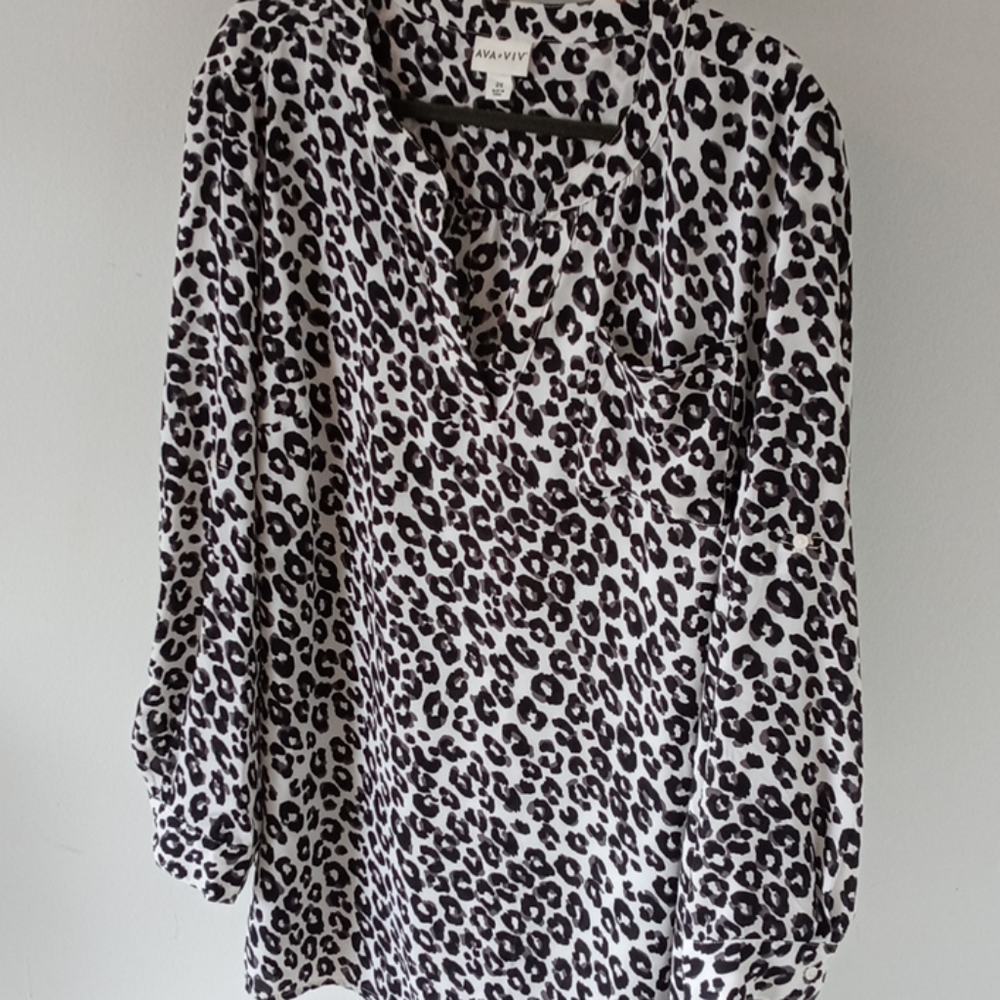 Ava & Viv split-neck popover tunic, 2X
